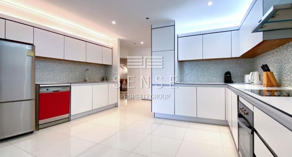 For rent 3 bedrooms condo in Watthana, Bangkok