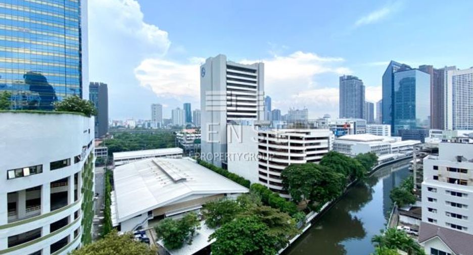 For rent 3 bedrooms condo in Watthana, Bangkok