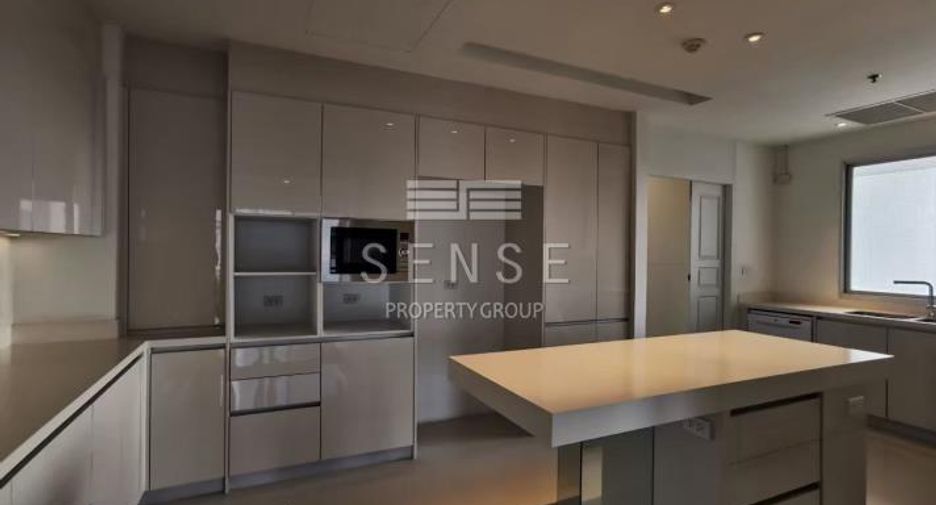 For rent 5 bedrooms condo in Sathon, Bangkok