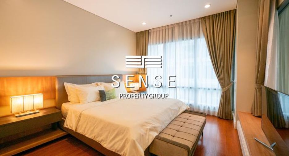 For rent 3 bedrooms condo in Khlong Toei, Bangkok