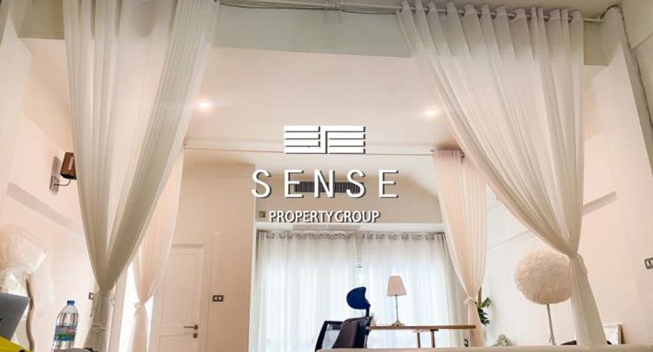 For rent and for sale 4 bedrooms townhouse in Khlong Toei, Bangkok