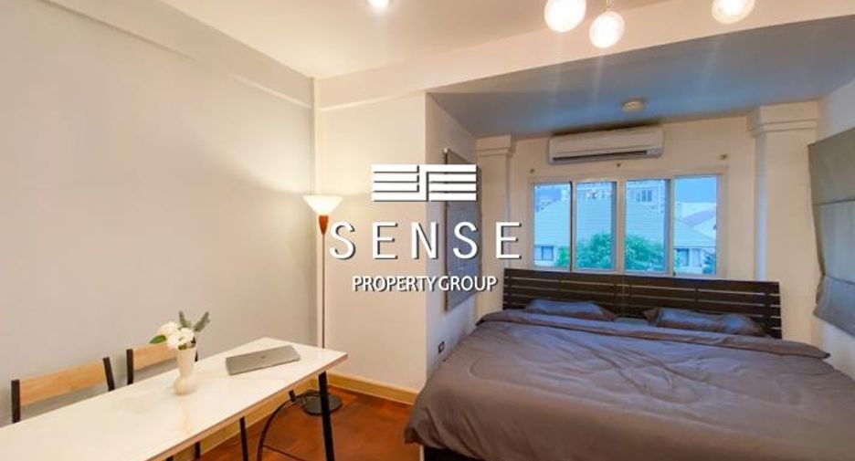 For rent and for sale 4 bedrooms townhouse in Khlong Toei, Bangkok