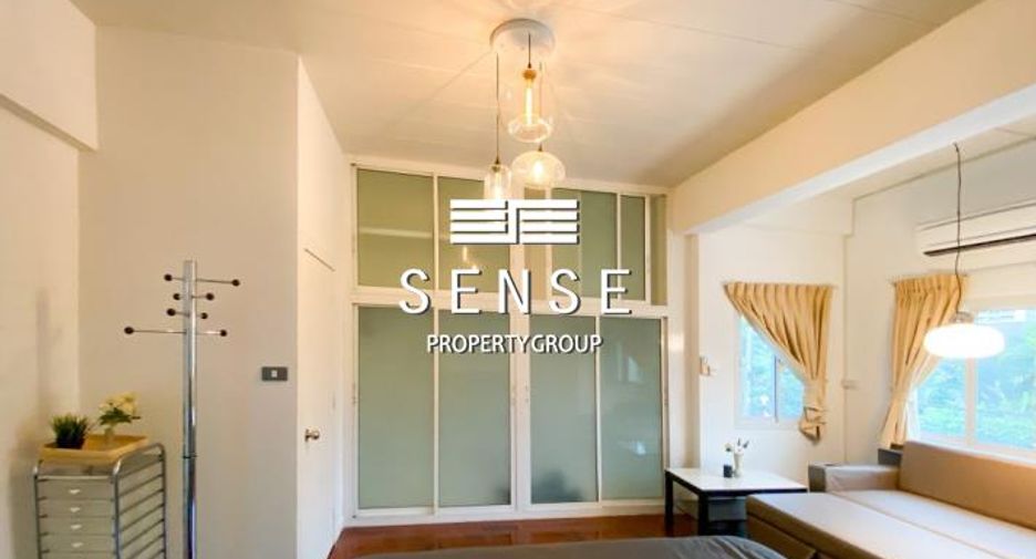 For rent and for sale 4 bedrooms townhouse in Khlong Toei, Bangkok