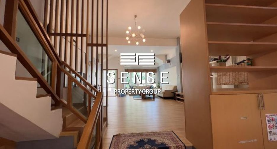 For rent and for sale 4 bedrooms townhouse in Khlong Toei, Bangkok