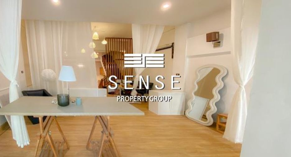 For rent and for sale 4 bedrooms townhouse in Khlong Toei, Bangkok