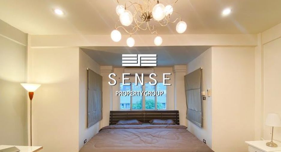 For rent and for sale 4 bedrooms townhouse in Khlong Toei, Bangkok