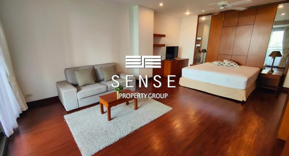 For rent 3 bedrooms condo in Watthana, Bangkok