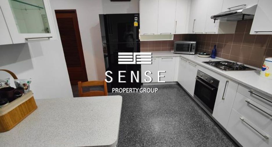 For rent 3 bedrooms condo in Watthana, Bangkok