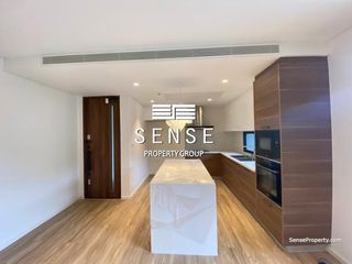 For rent 4 bedrooms house in Khlong Toei, Bangkok