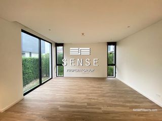 For rent 4 bedrooms house in Khlong Toei, Bangkok