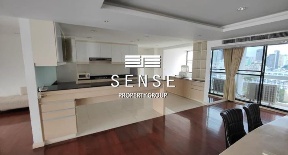 For sale 3 bedrooms condo in Watthana, Bangkok