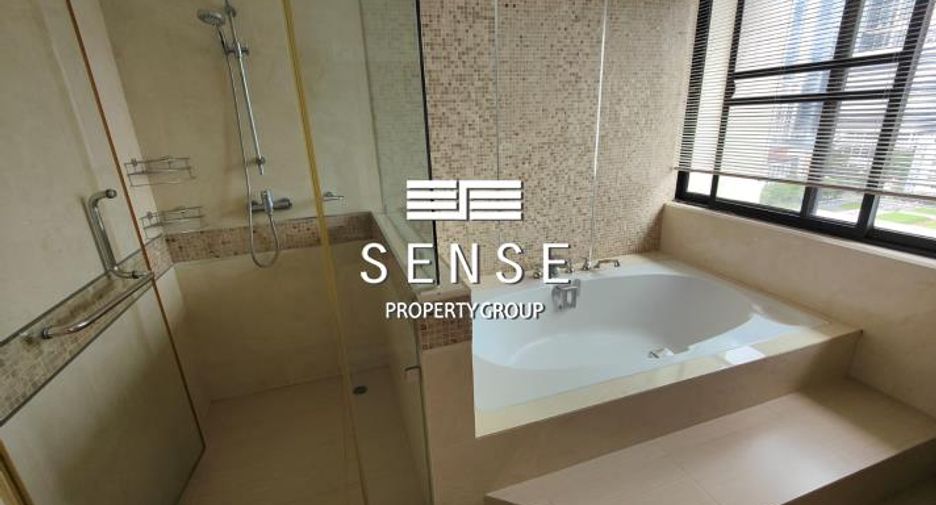 For sale 3 bedrooms condo in Watthana, Bangkok