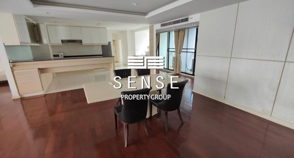 For sale 3 bedrooms condo in Watthana, Bangkok