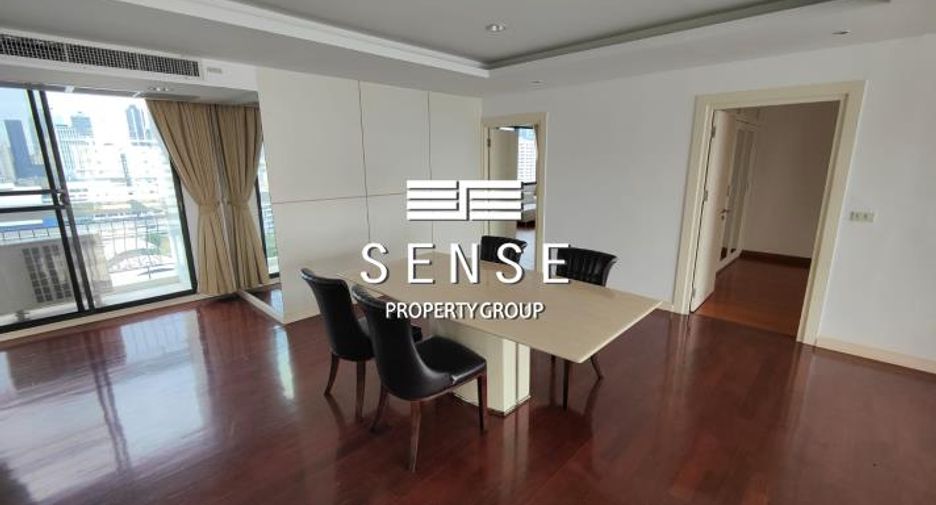 For sale 3 bedrooms condo in Watthana, Bangkok