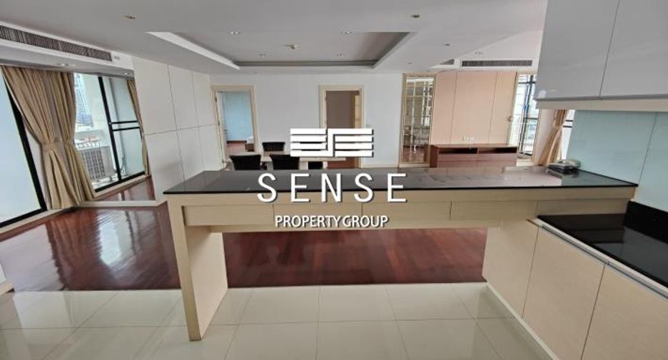 For sale 3 bedrooms condo in Watthana, Bangkok