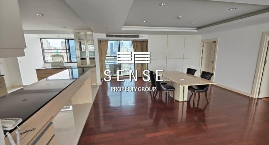 For sale 3 bedrooms condo in Watthana, Bangkok
