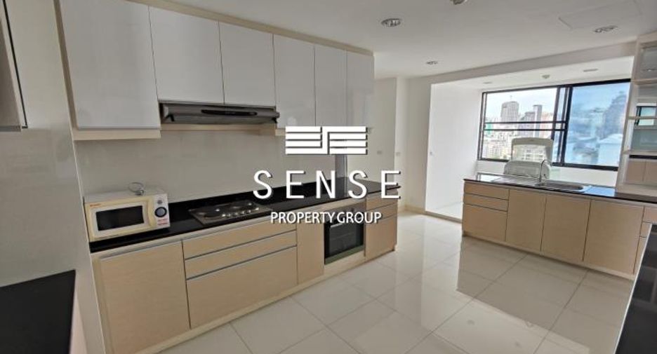 For sale 3 bedrooms condo in Watthana, Bangkok