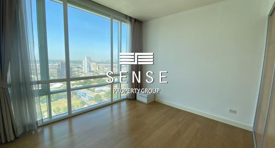 For rent 3 bedrooms condo in Khlong Toei, Bangkok