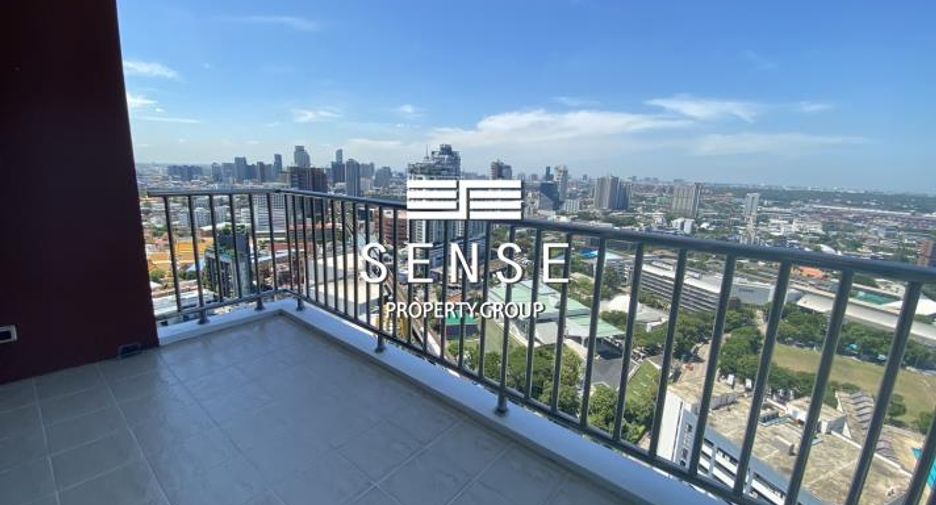 For rent 3 bedrooms condo in Khlong Toei, Bangkok