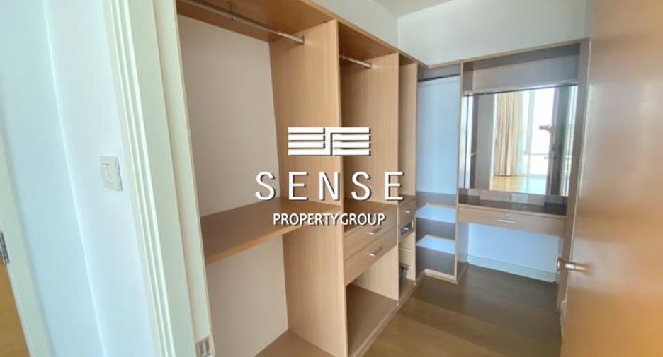 For rent 3 bedrooms condo in Khlong Toei, Bangkok