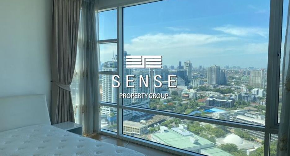 For rent 3 bedrooms condo in Khlong Toei, Bangkok