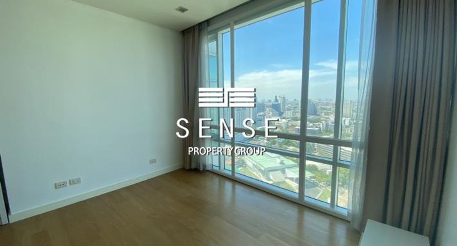 For rent 3 bedrooms condo in Khlong Toei, Bangkok