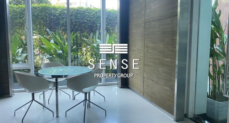 For rent 3 bedrooms condo in Khlong Toei, Bangkok