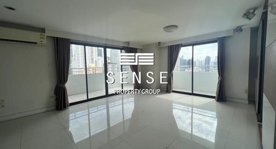 For sale 3 bedrooms condo in Watthana, Bangkok