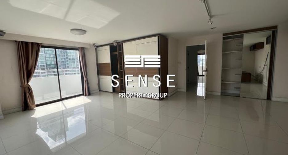 For sale 3 bedrooms condo in Watthana, Bangkok