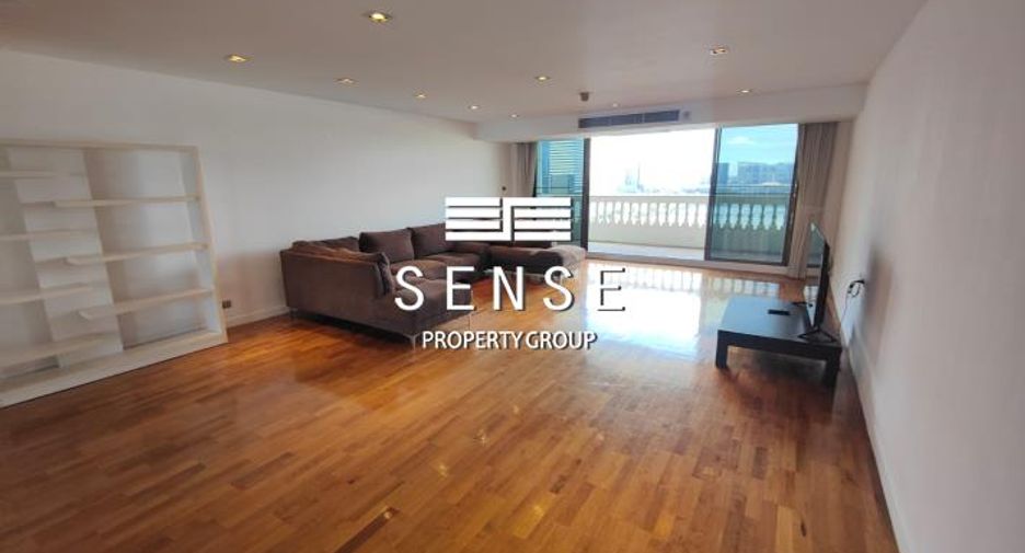 For rent 4 bedrooms condo in Khlong Toei, Bangkok