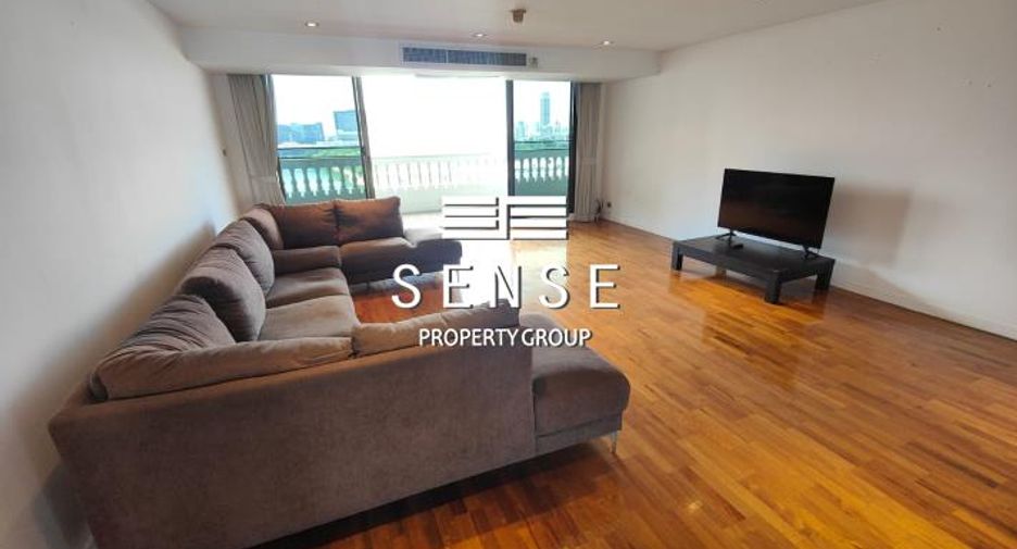 For rent 4 bedrooms condo in Khlong Toei, Bangkok