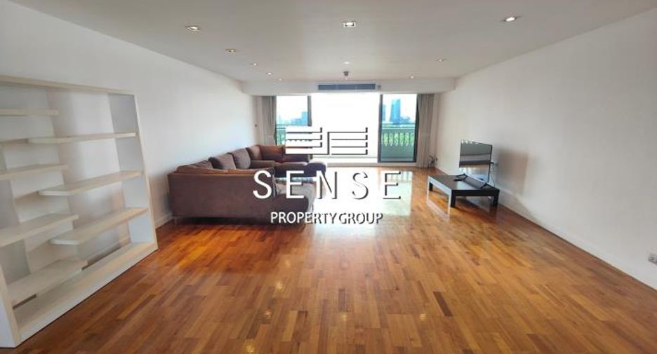 For rent 4 bedrooms condo in Khlong Toei, Bangkok
