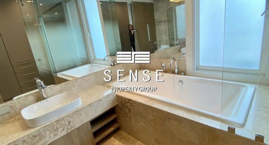 For rent 2 bedrooms condo in Khlong Toei, Bangkok