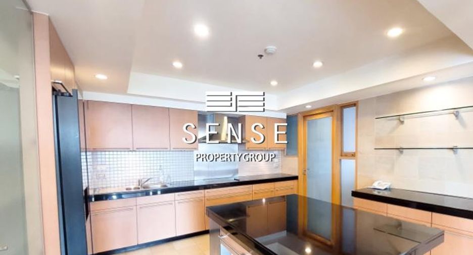 For rent 3 bedrooms condo in Sathon, Bangkok