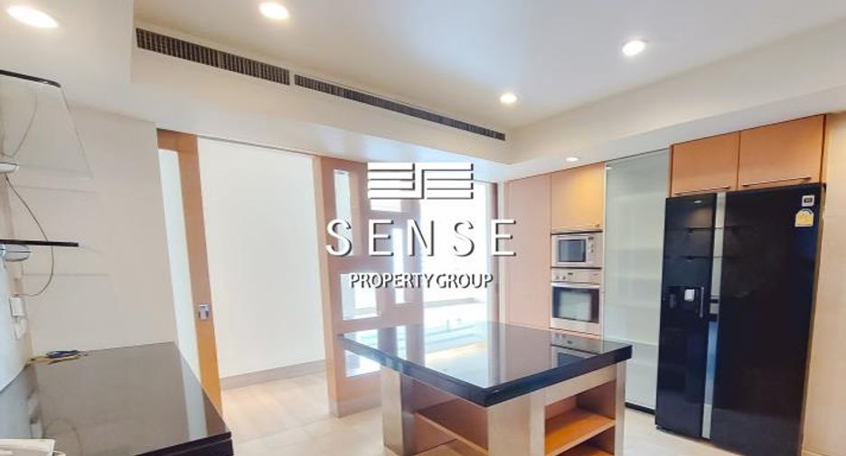 For rent 3 bedrooms condo in Sathon, Bangkok
