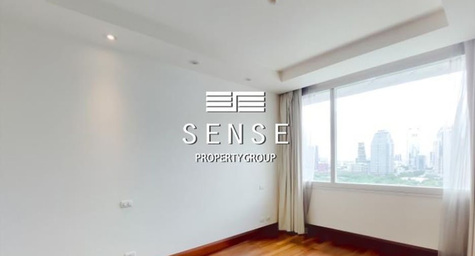 For rent 3 bedrooms condo in Sathon, Bangkok