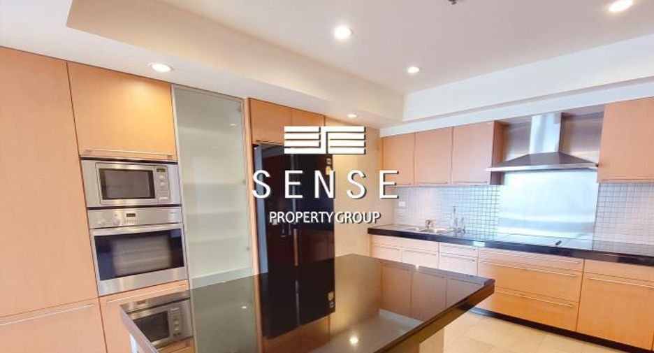 For rent 3 bedrooms condo in Sathon, Bangkok