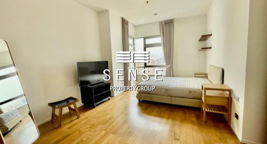 For rent 3 bedrooms condo in Khlong Toei, Bangkok