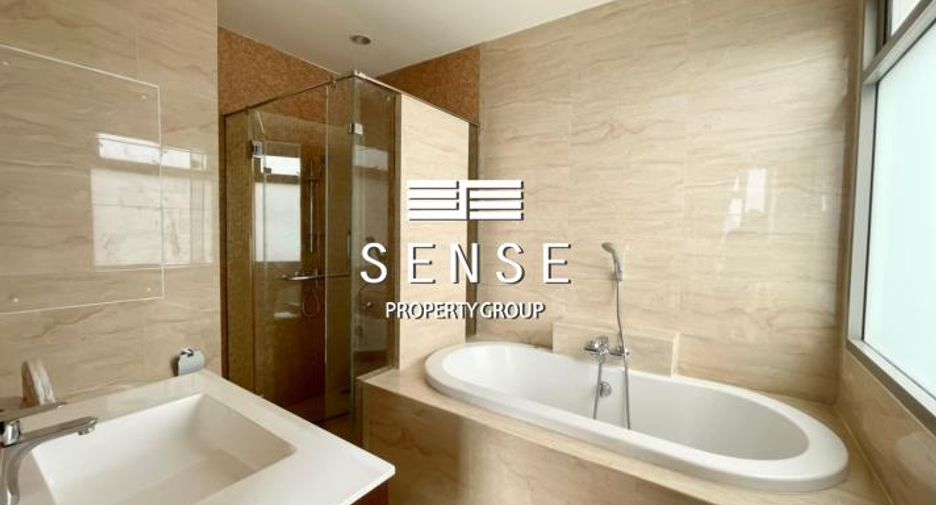 For rent 3 bedrooms condo in Khlong Toei, Bangkok