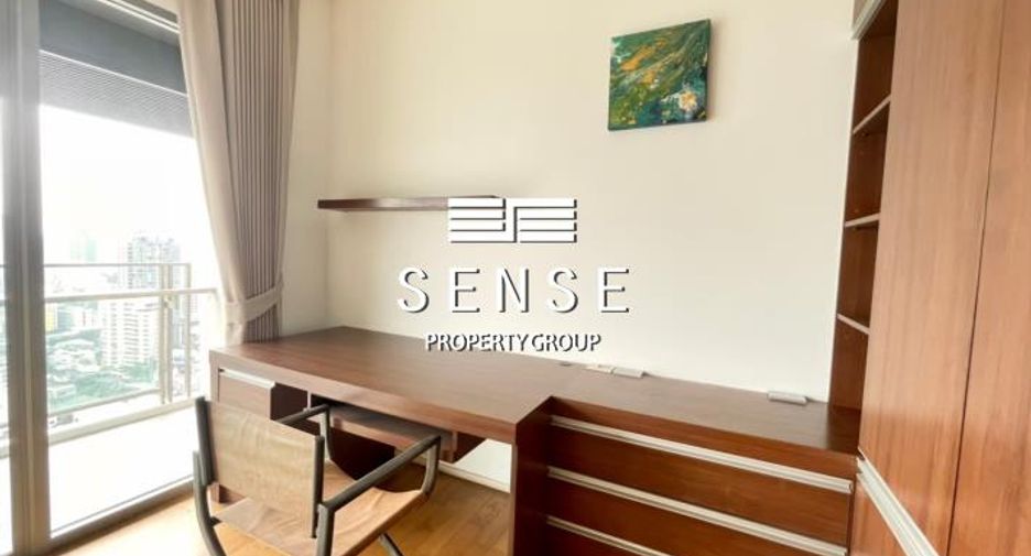For rent 3 bedrooms condo in Khlong Toei, Bangkok