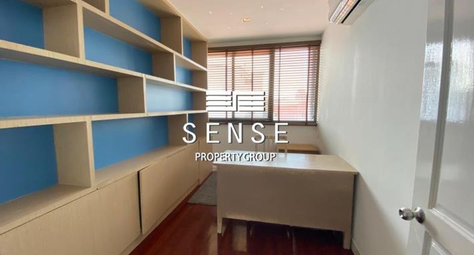 For rent 3 ベッドルーム condo in Yan Nawa, Bangkok