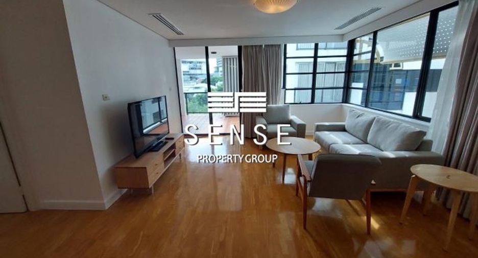 For rent 3 bedrooms condo in Sathon, Bangkok