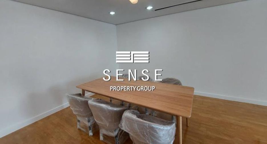 For rent 3 bedrooms condo in Sathon, Bangkok