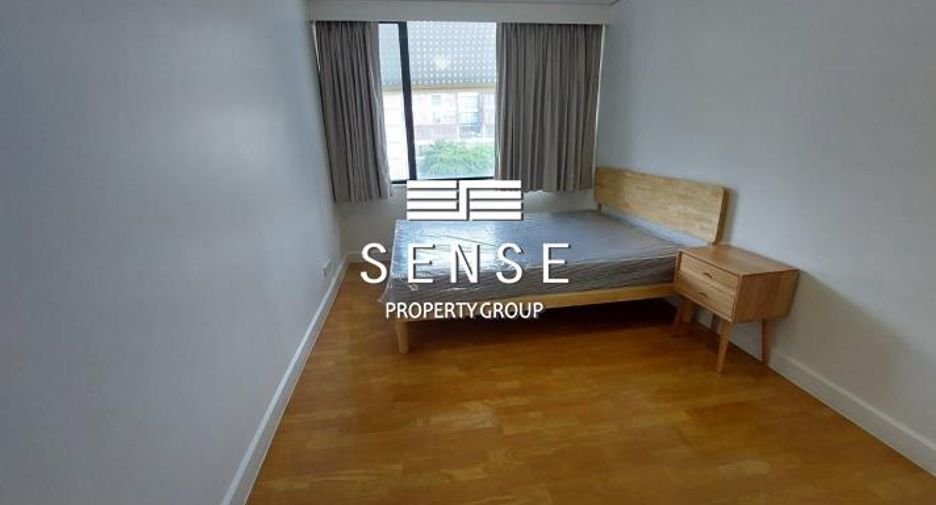 For rent 3 bedrooms condo in Sathon, Bangkok