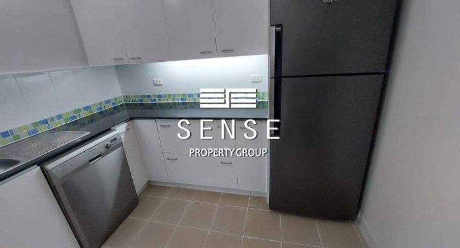 For rent 3 bedrooms condo in Sathon, Bangkok
