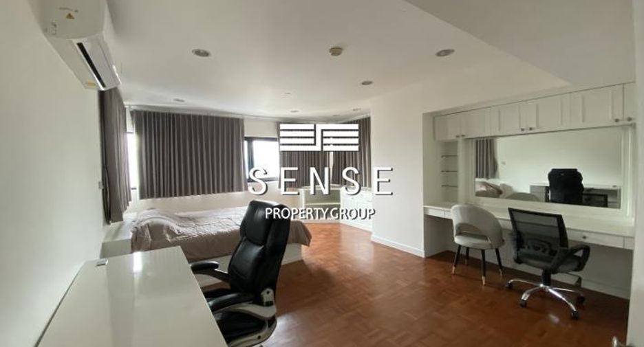 For rent 3 bedrooms condo in Sathon, Bangkok