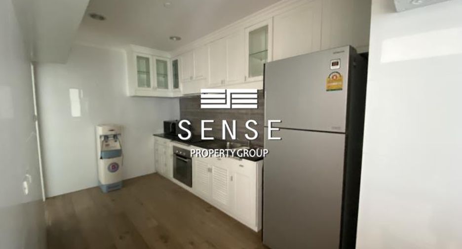 For rent 3 bedrooms condo in Sathon, Bangkok