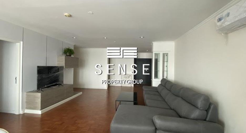 For rent 3 bedrooms condo in Sathon, Bangkok