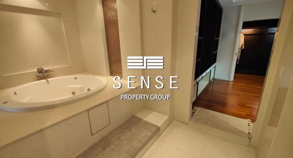 For rent 4 bedrooms condo in Pathum Wan, Bangkok