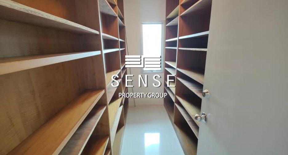 For rent 4 bedrooms condo in Pathum Wan, Bangkok